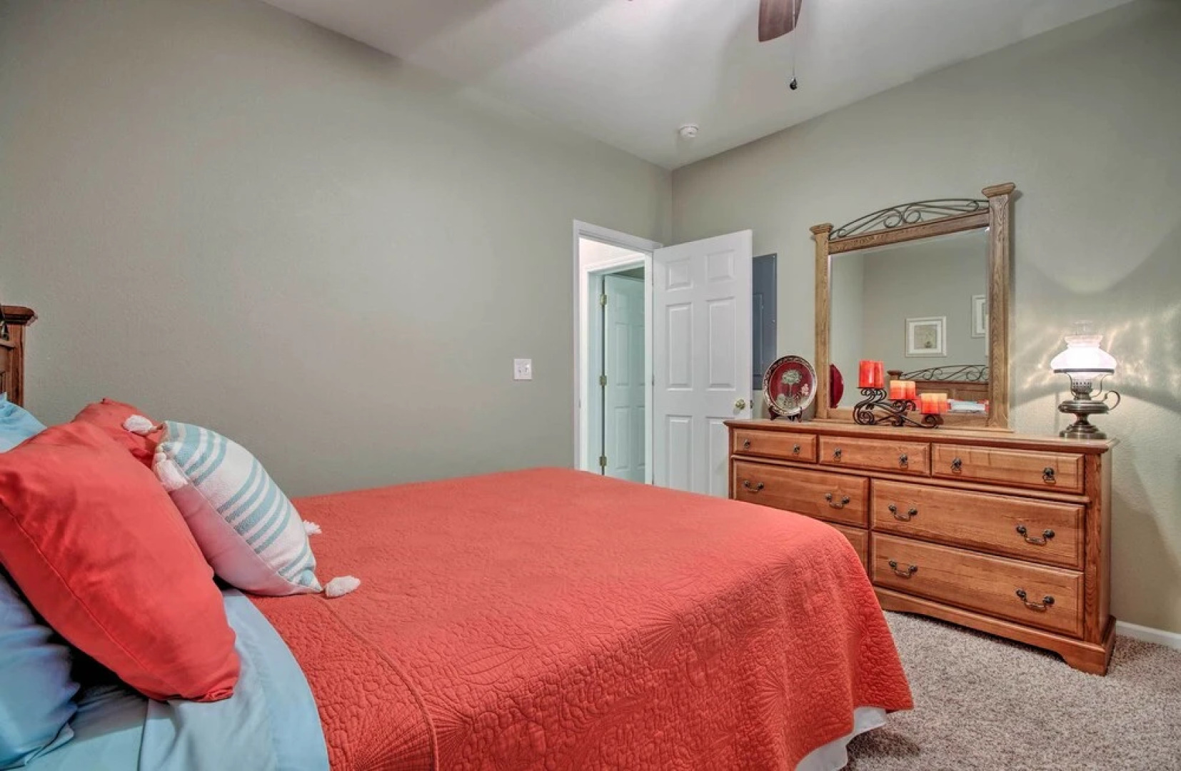 Spacious Lakefront Condo w/ Views in Camdenton!