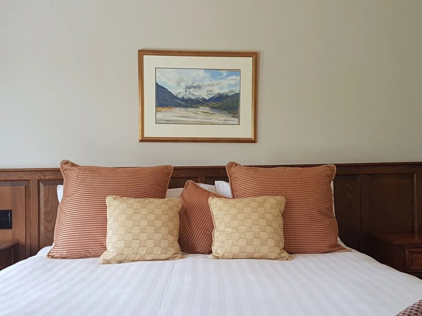 Grasmere High Country Bed & Breakfast Lodge