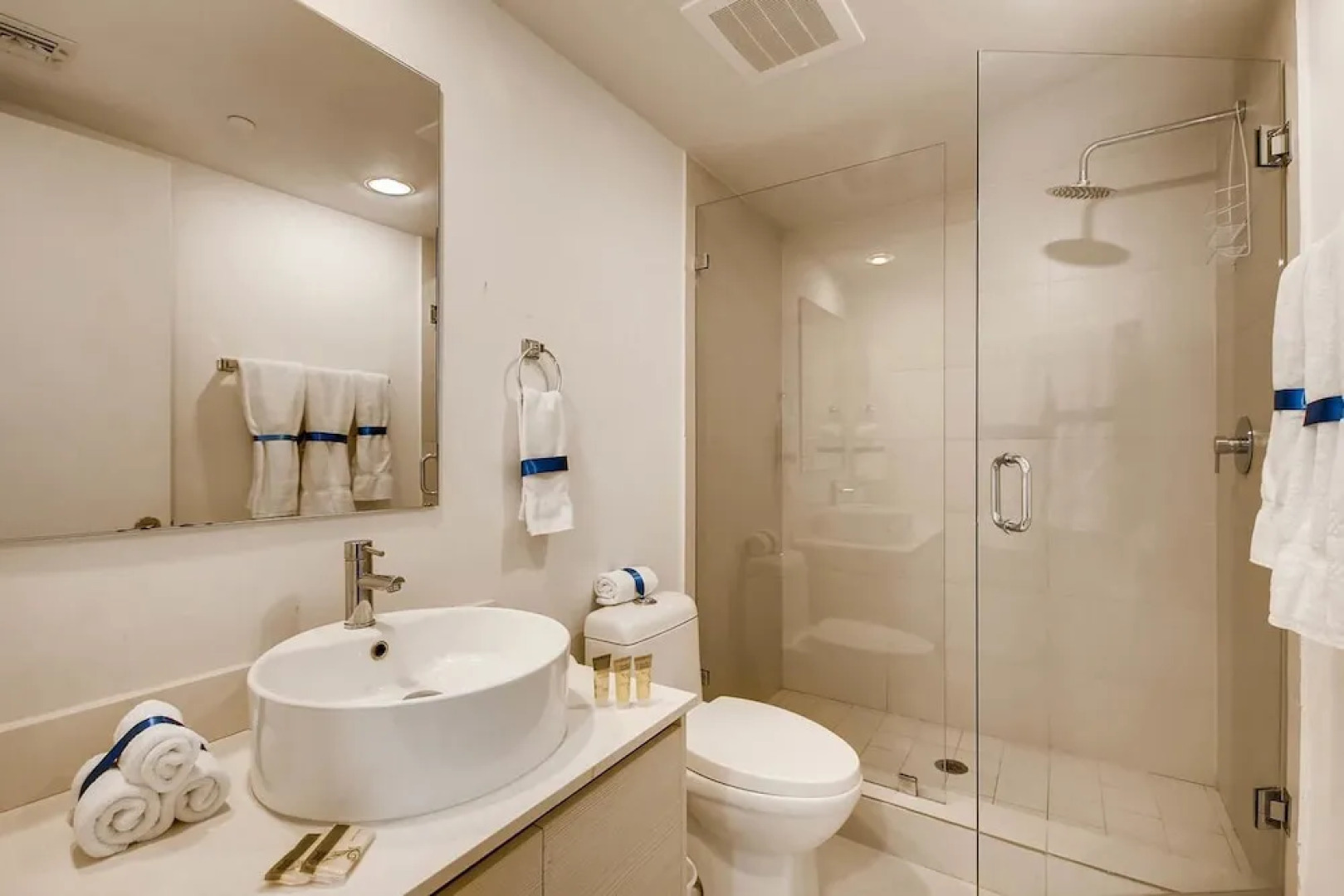 Hallandale Suites by 1stHomeRent