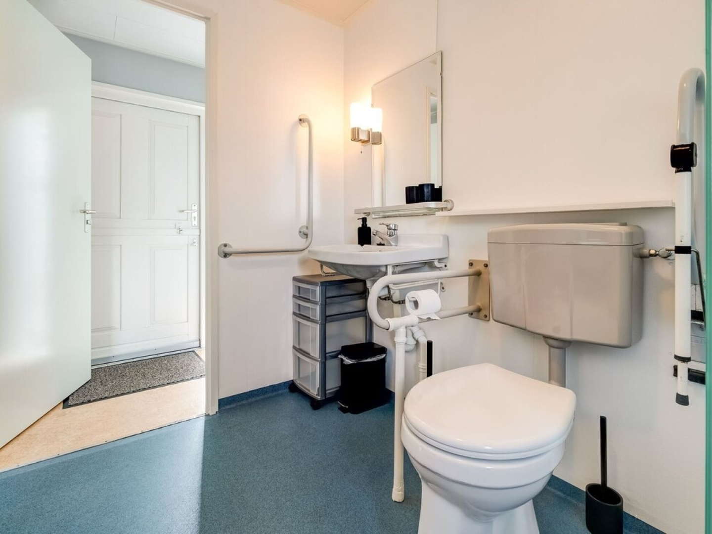 Elegant Chalet in Anjum near the Lauwersmeer Lake