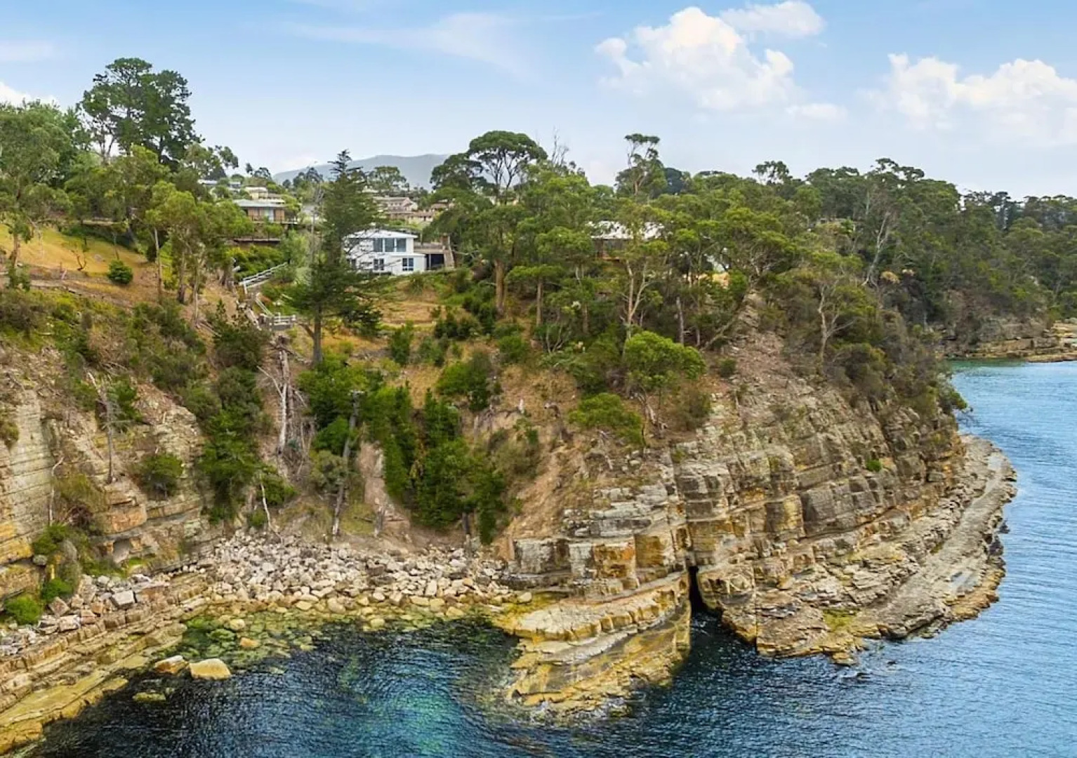 Hidden Bay - 5 BR luxury waterfront