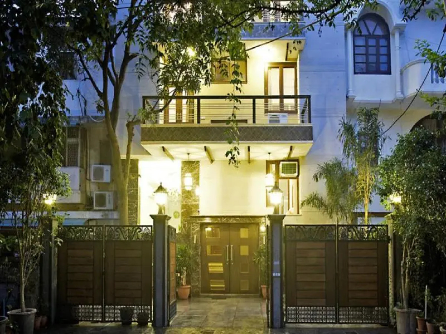 Evergreen Suites Defence Colony