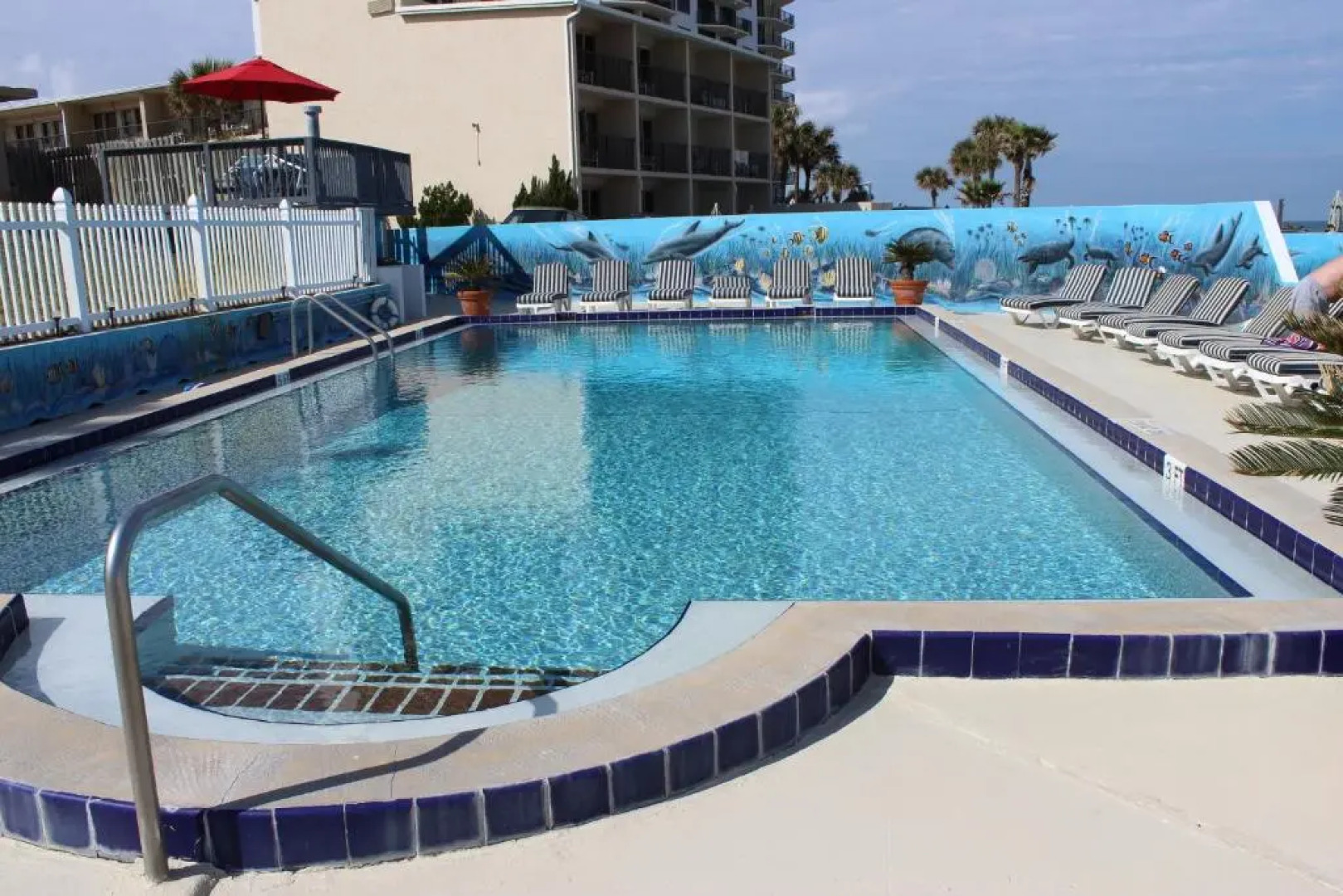 Shoreline Suites & Cabana Cottages