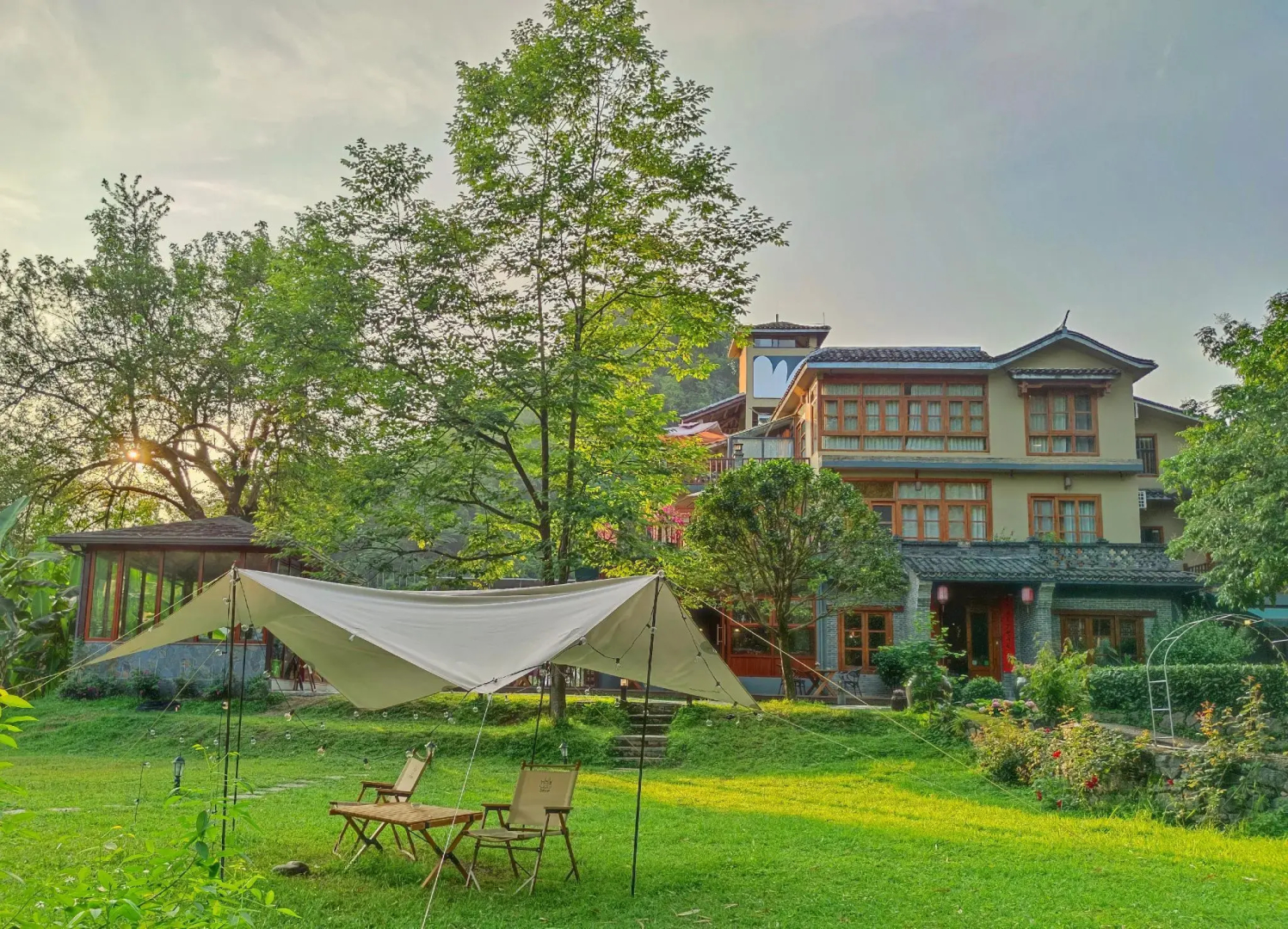 Yangshuo Moondance Hotel