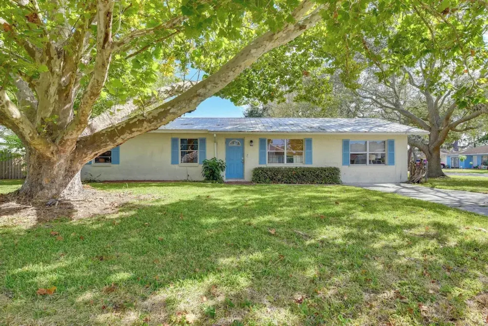 3 Mi to Riverwalk: Pet-friendly Home w/ Yard!