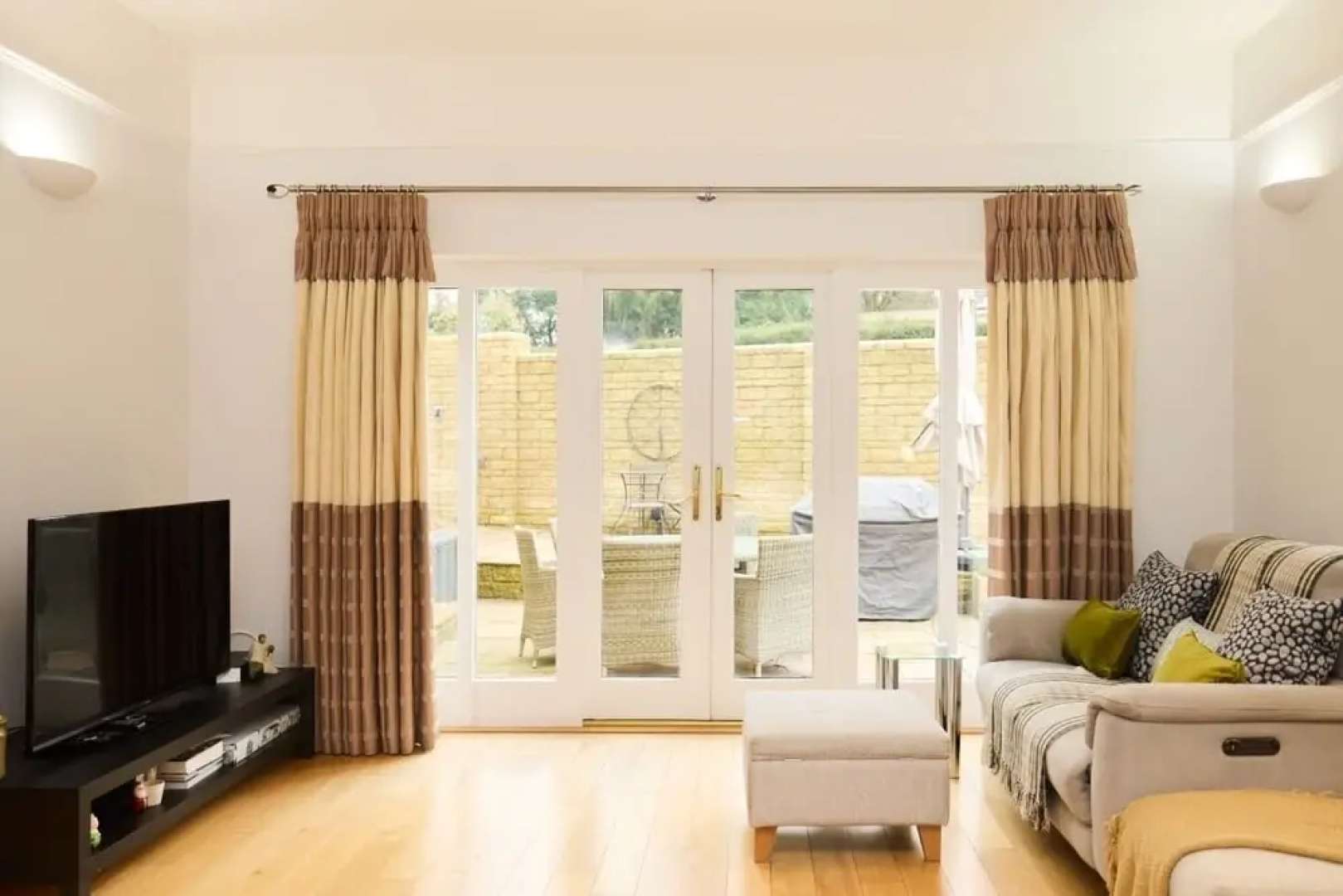 The Bourton-on-the-water Place - Lovely 5bdr House With Parking + Garden