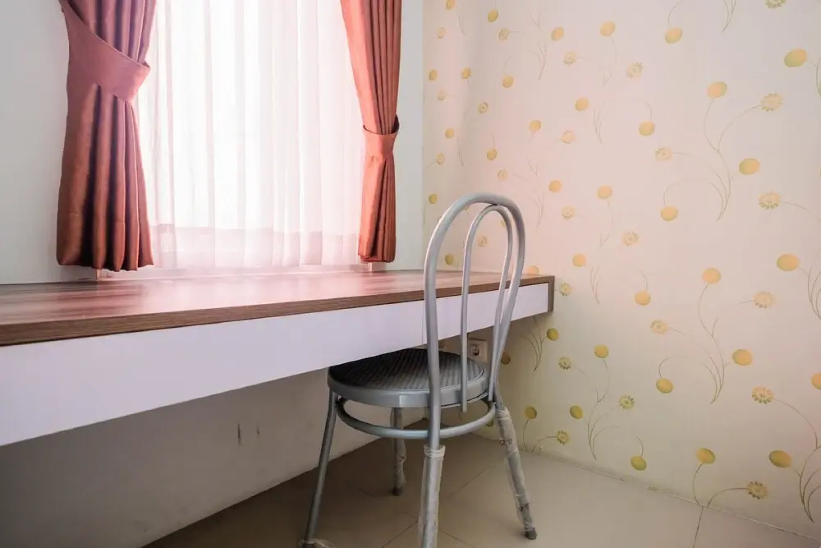 Minimalist Tamansari Mahogany Studio Apartment with City View