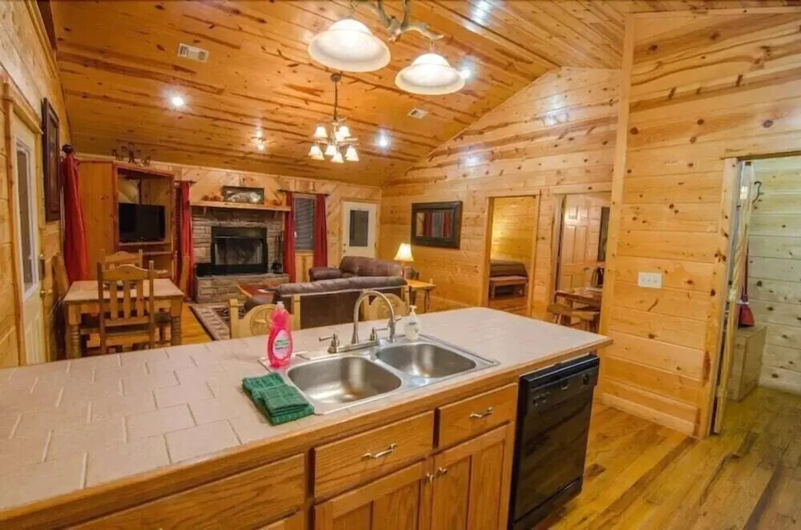 4R Escape Lodge - 2 Br Cabin