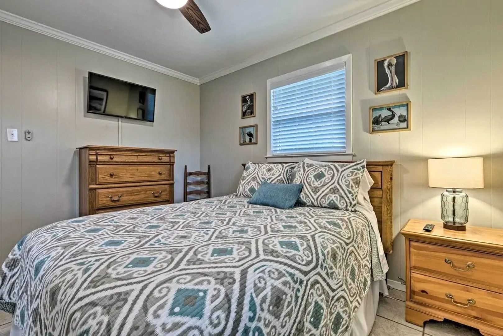 Ocean Springs Getaway - Walk to Beach & Downtown!