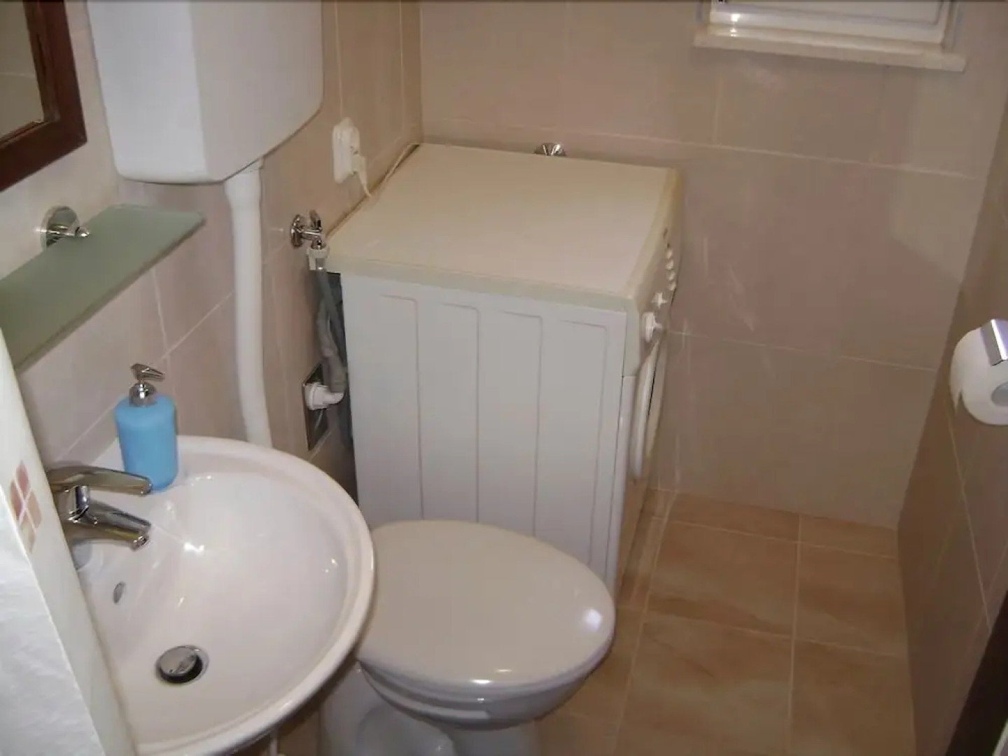 Apartments Tomi Sućuraj