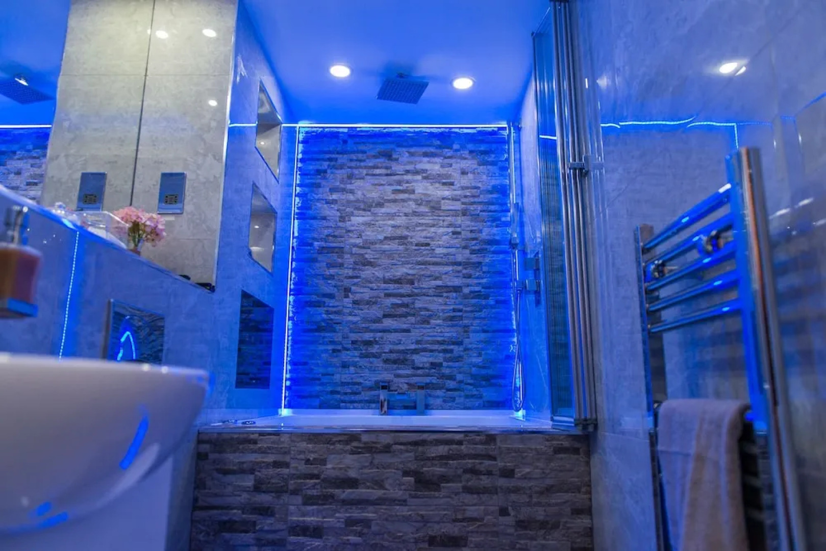 Aphrodite Suites Huddersfield