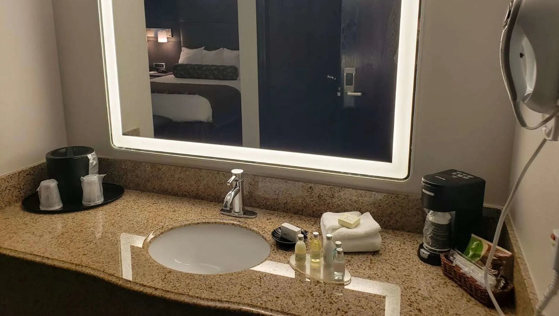 The Alexis Inn & Suites - Nashville Airport