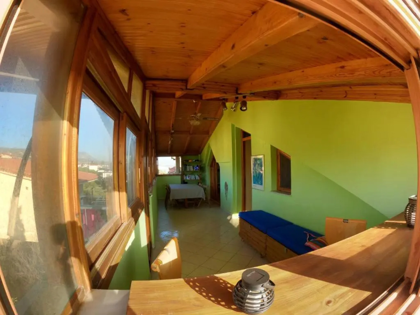 Loft apartment 20m from sea