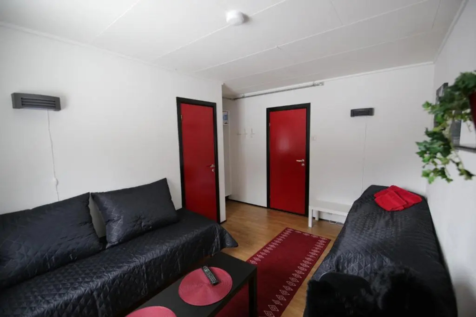 Lyngenfjord, Frøyas hus