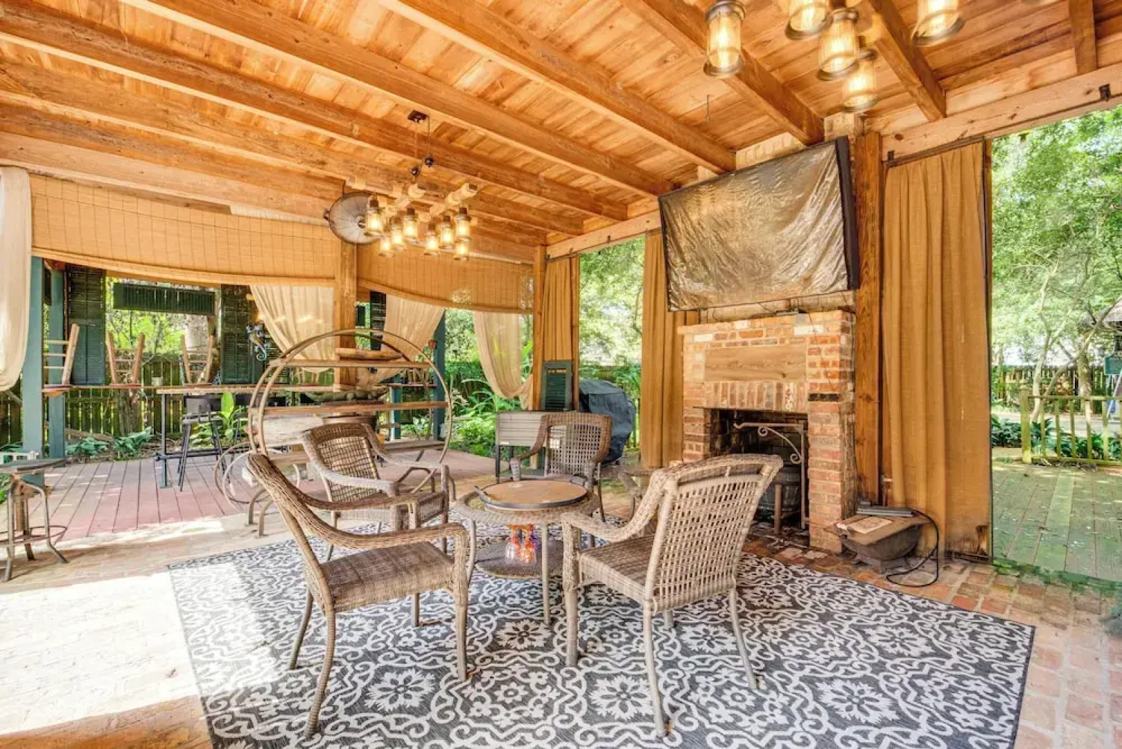 Whimsical New Roads Home < 1 Mi to Main Street!