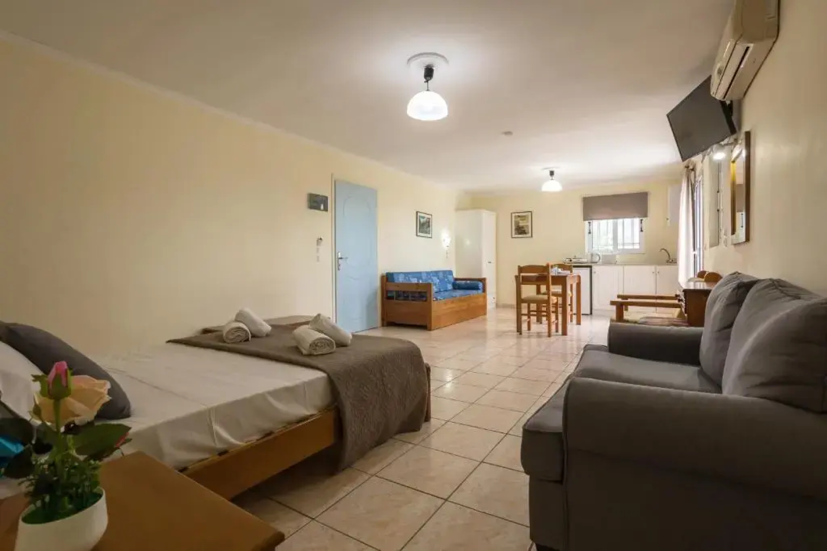 Anita And Nikos Studios Apartments