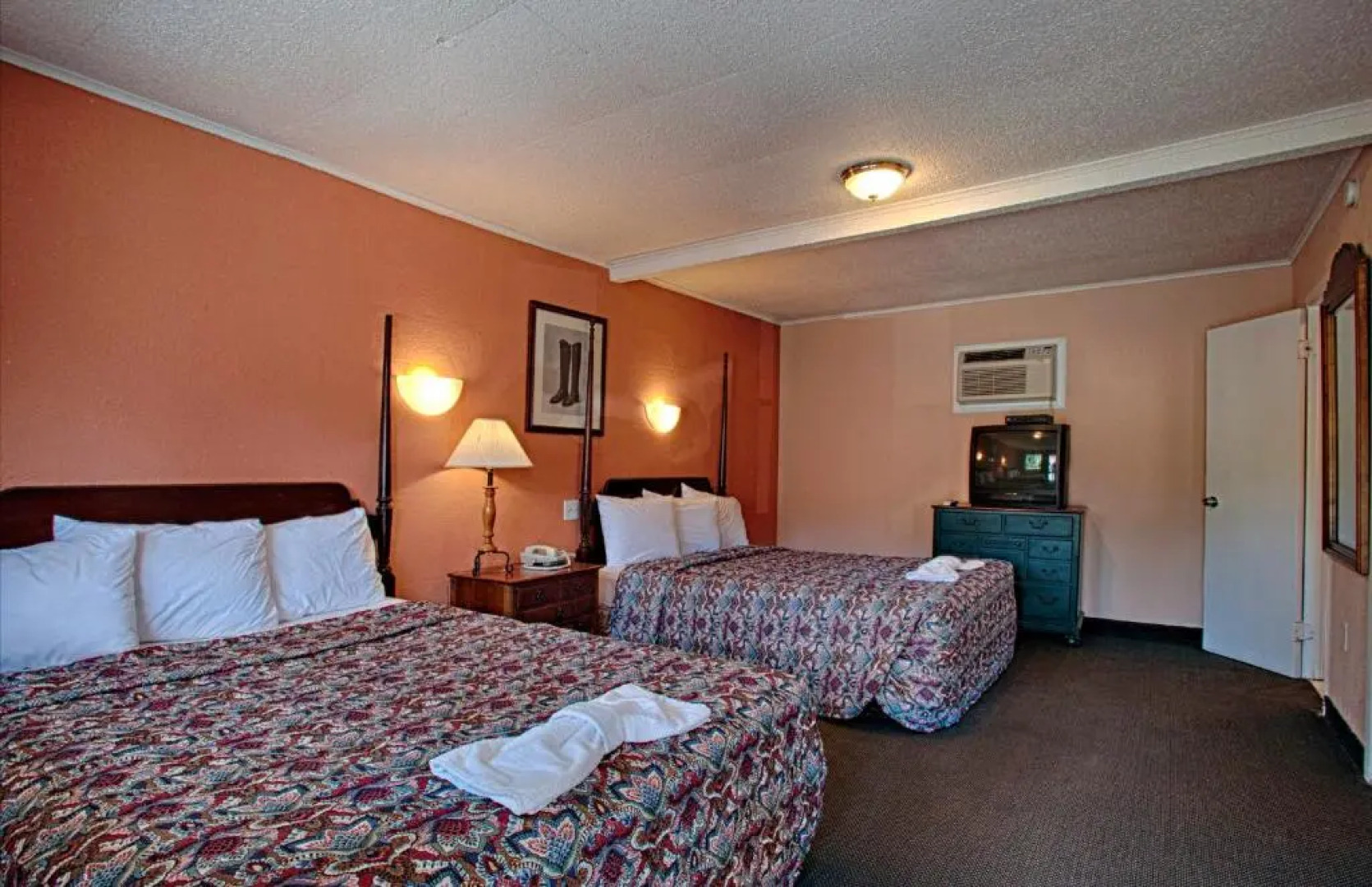 Economy Motel Inn & Suites