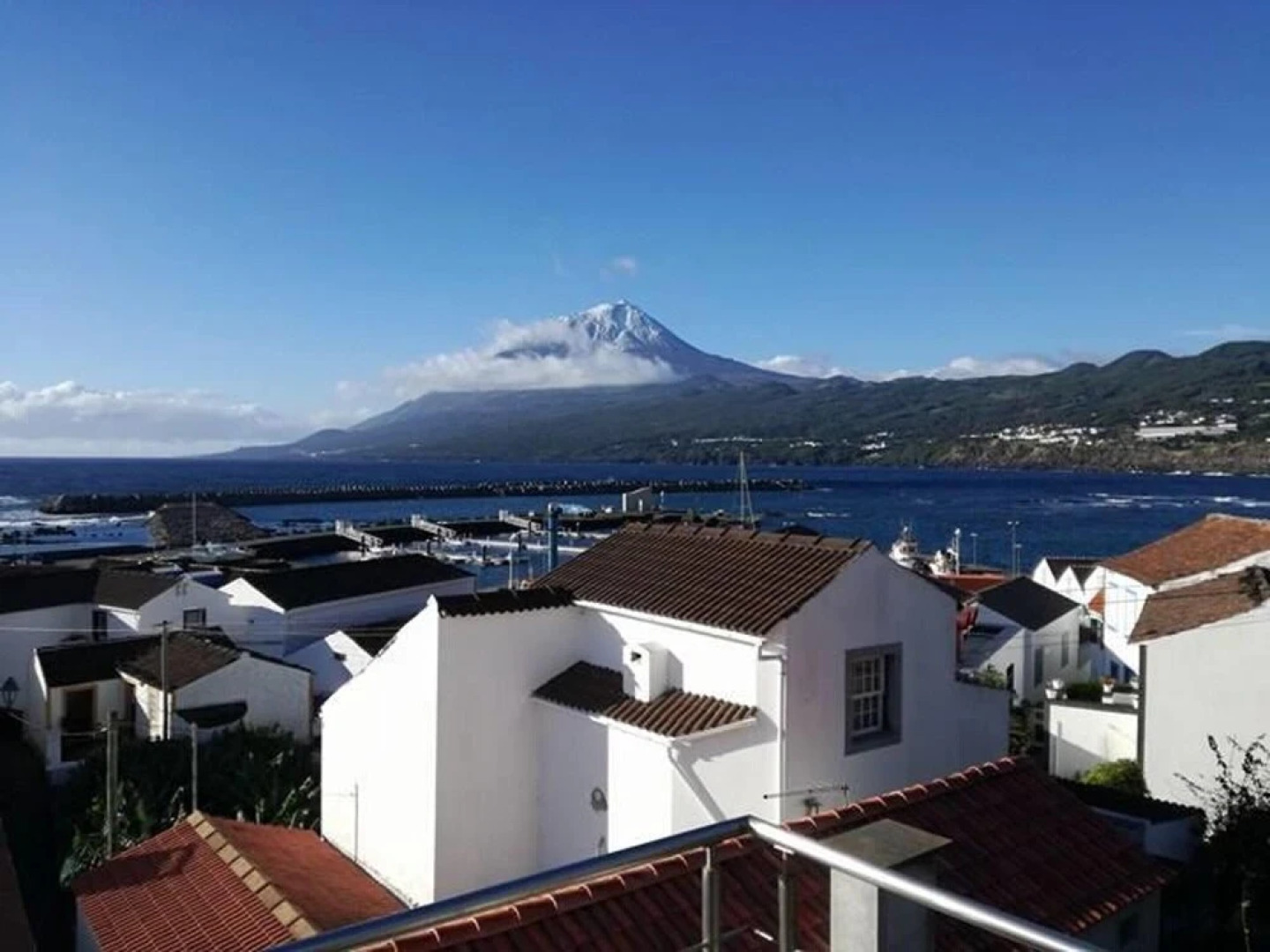 Apartment with one bedroom in Lajes Do Pico with wonderful sea view terrace and WiFi