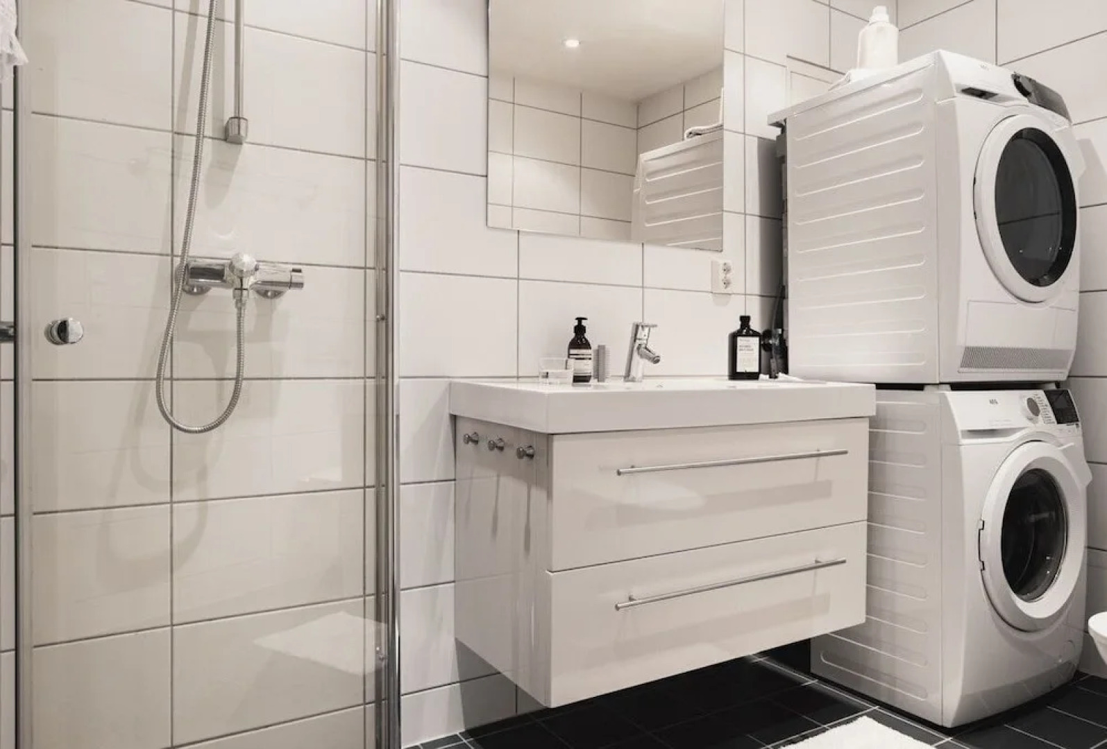 Modern Apartment With Balcony