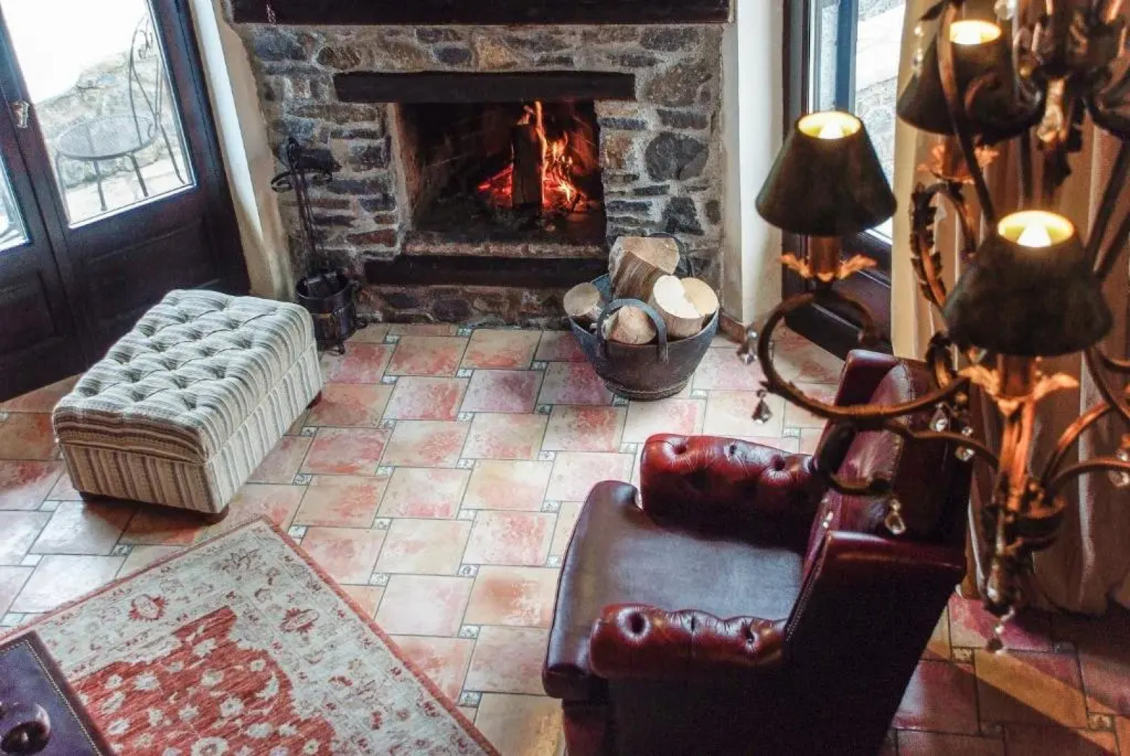 Ostra Menalon Luxury Suites