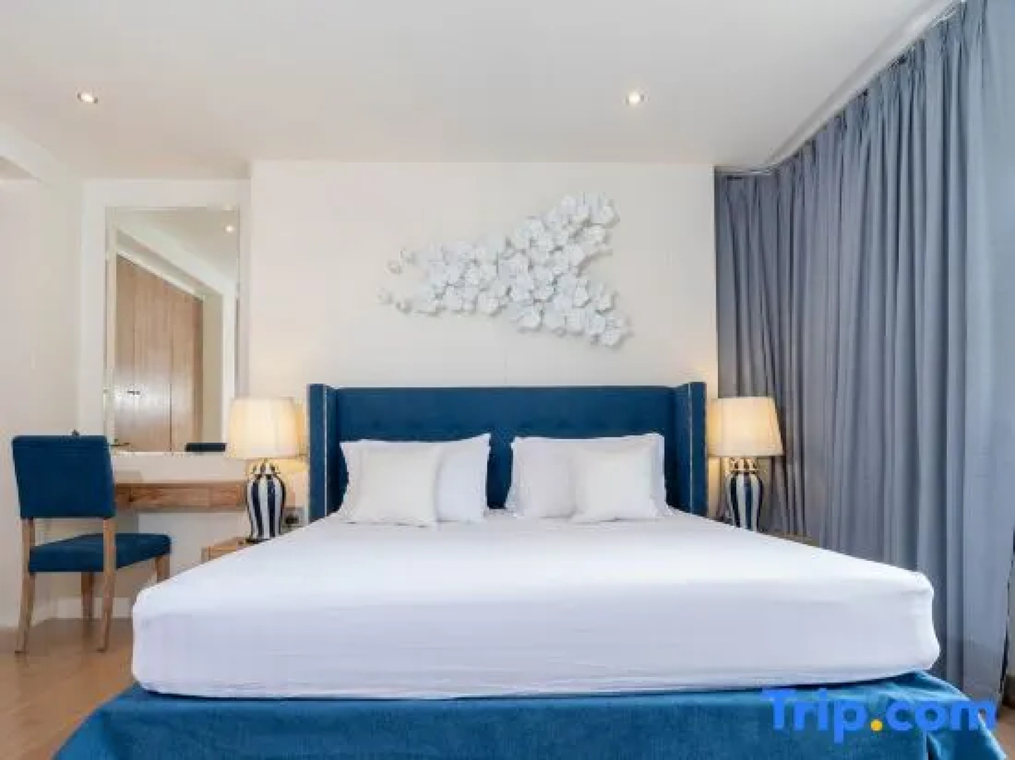 Phuket Seaview with Pool and Rooftop 4 Bedroom Skyvilla