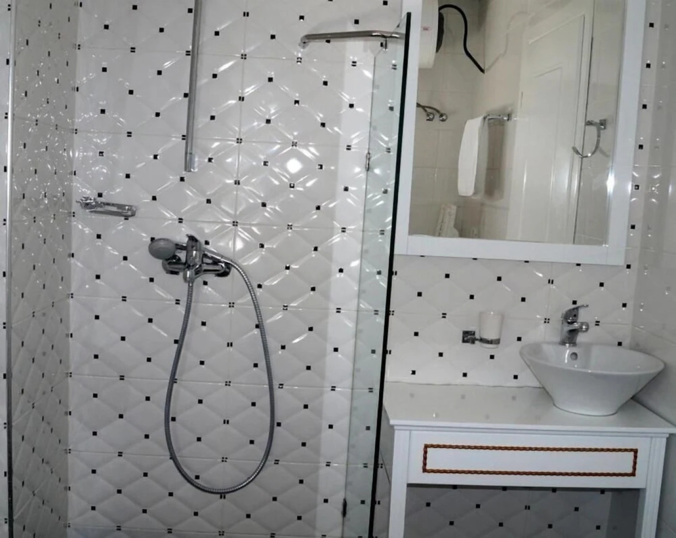 Apartments Flower Residence