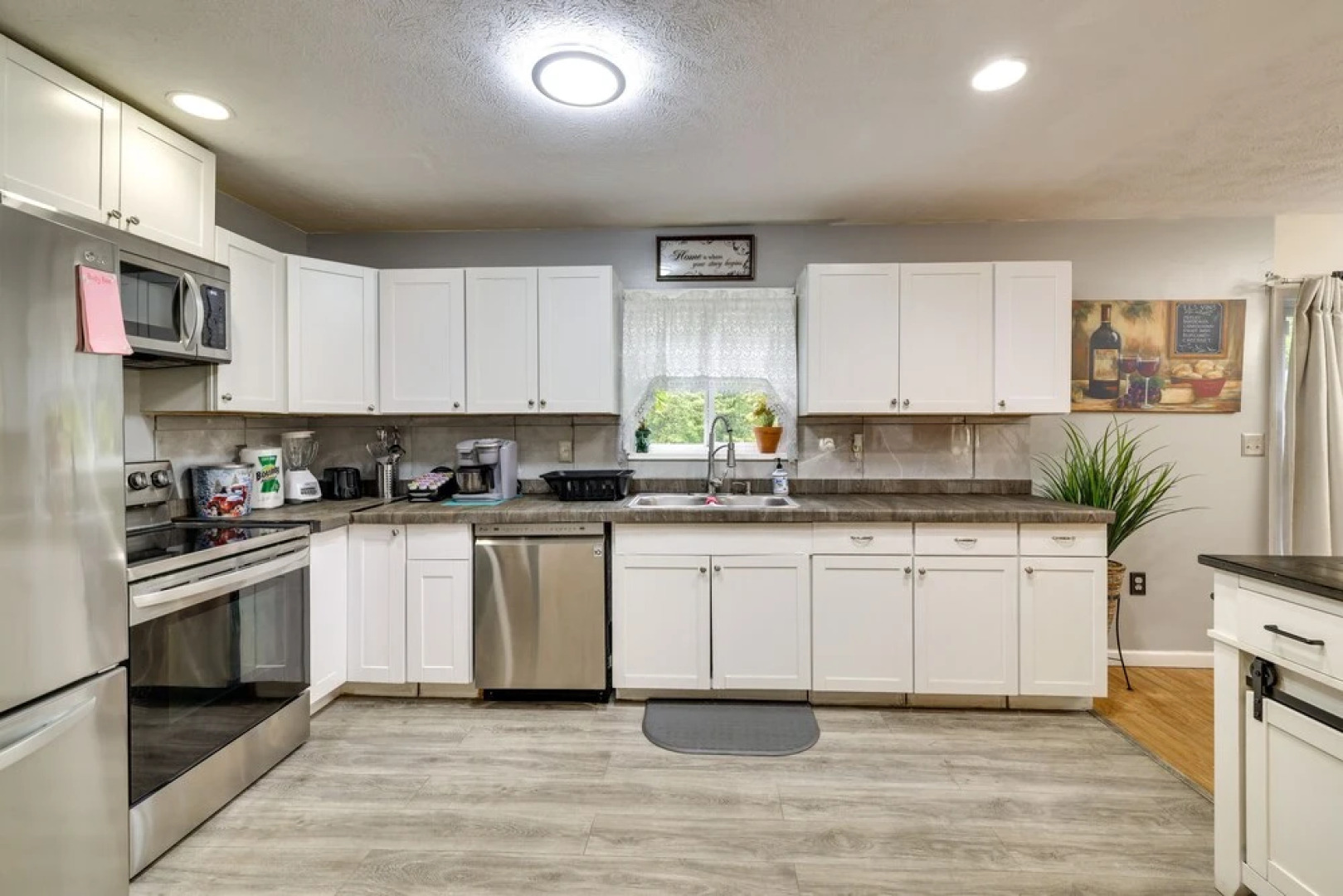 Hot Tub & Game Room: Tobyhanna Vacation Home!