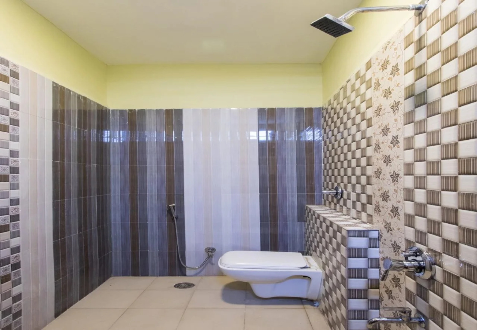 OYO 16121 Hotel Antilia