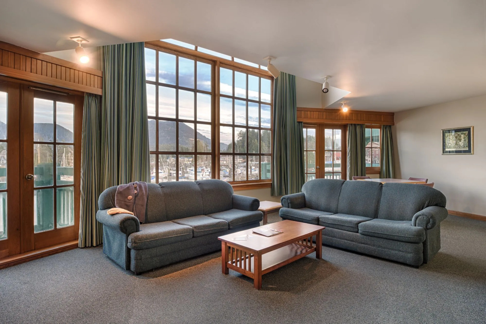 Canadian Princess Lodge & Marina