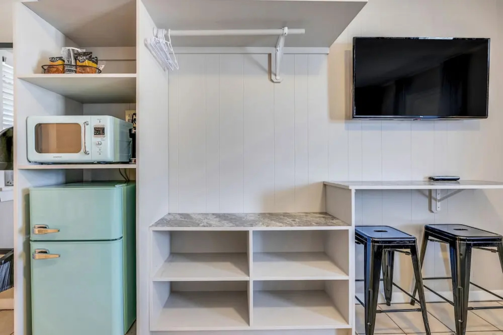 Dolphin Oceanfront Motel