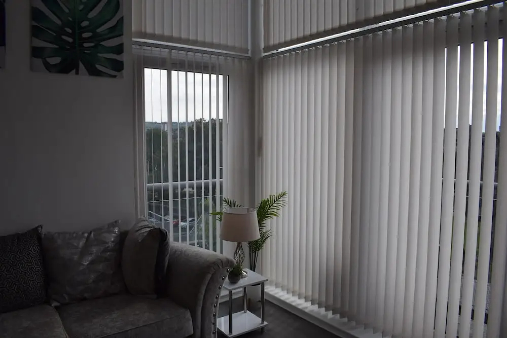 The Paisley Penthouse - Stunning View of the Abbey