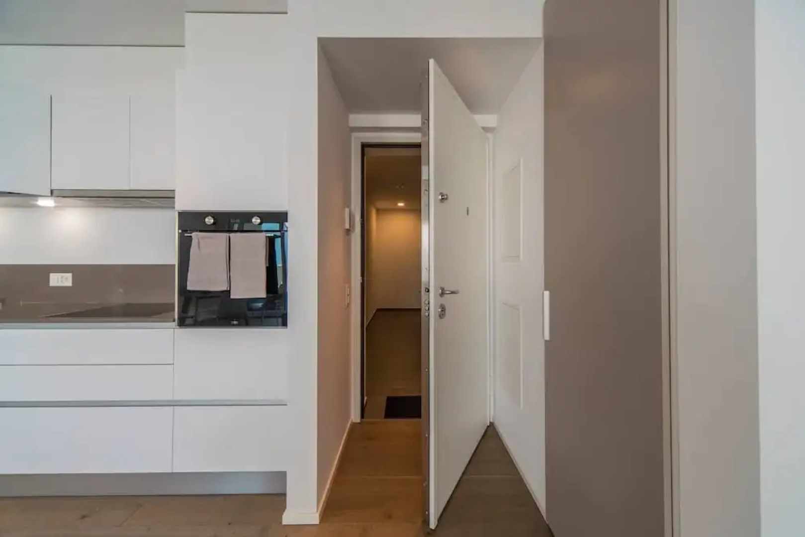 Brand New Apartment In The Heart Of Lugano City 10