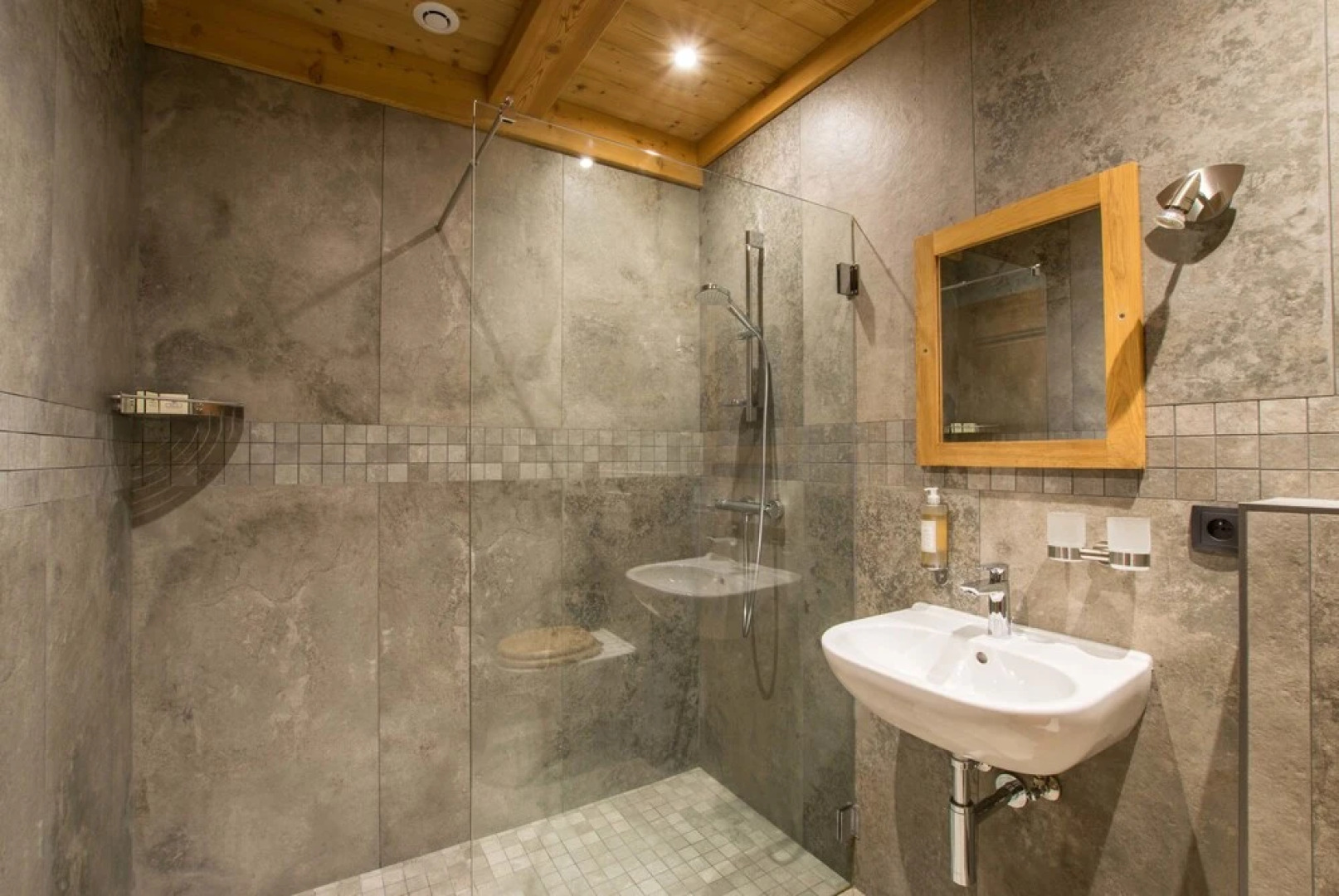 Chalet Carnauba - Alpine Descents