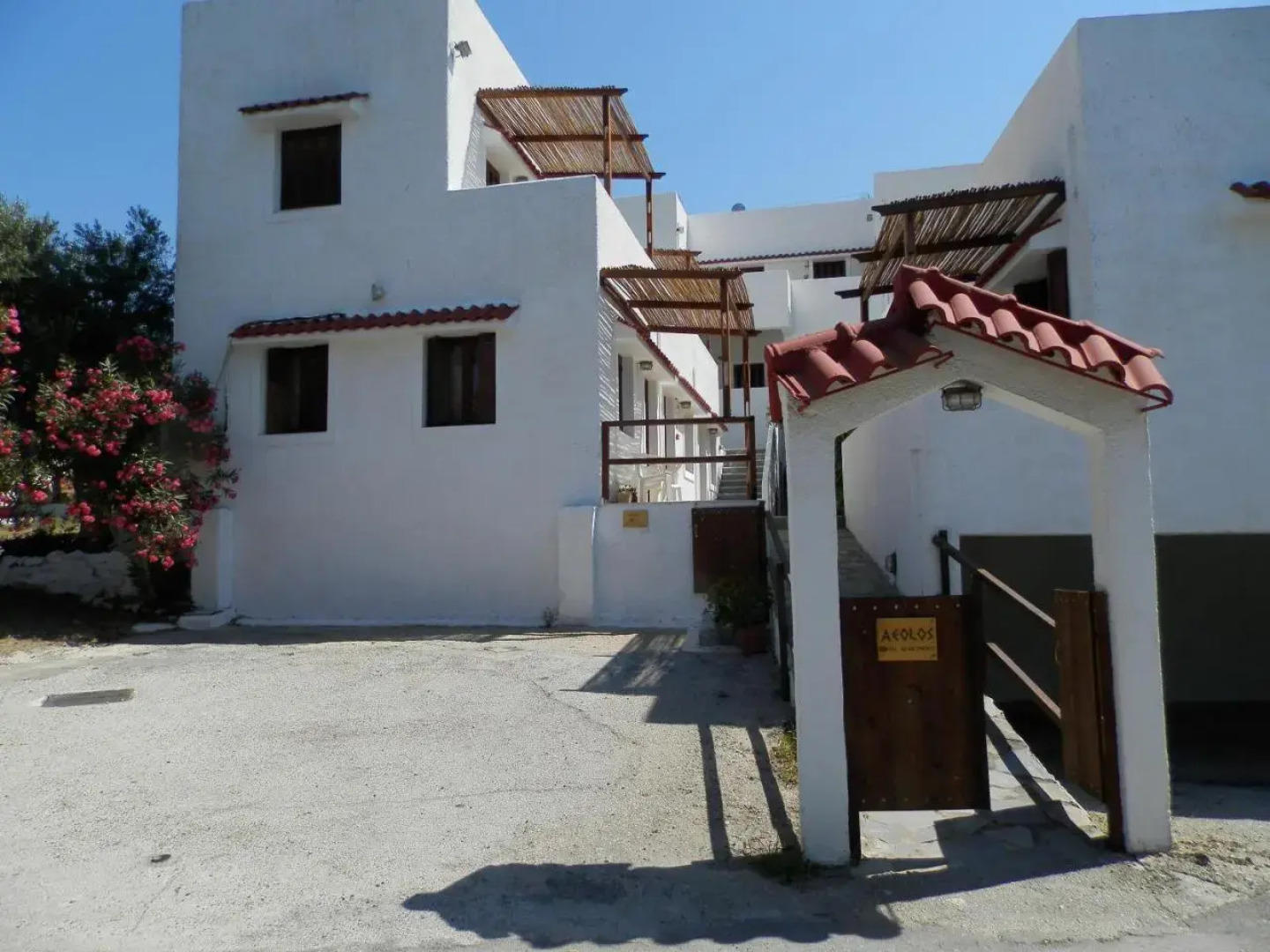 Aeolos Hotel Apartments