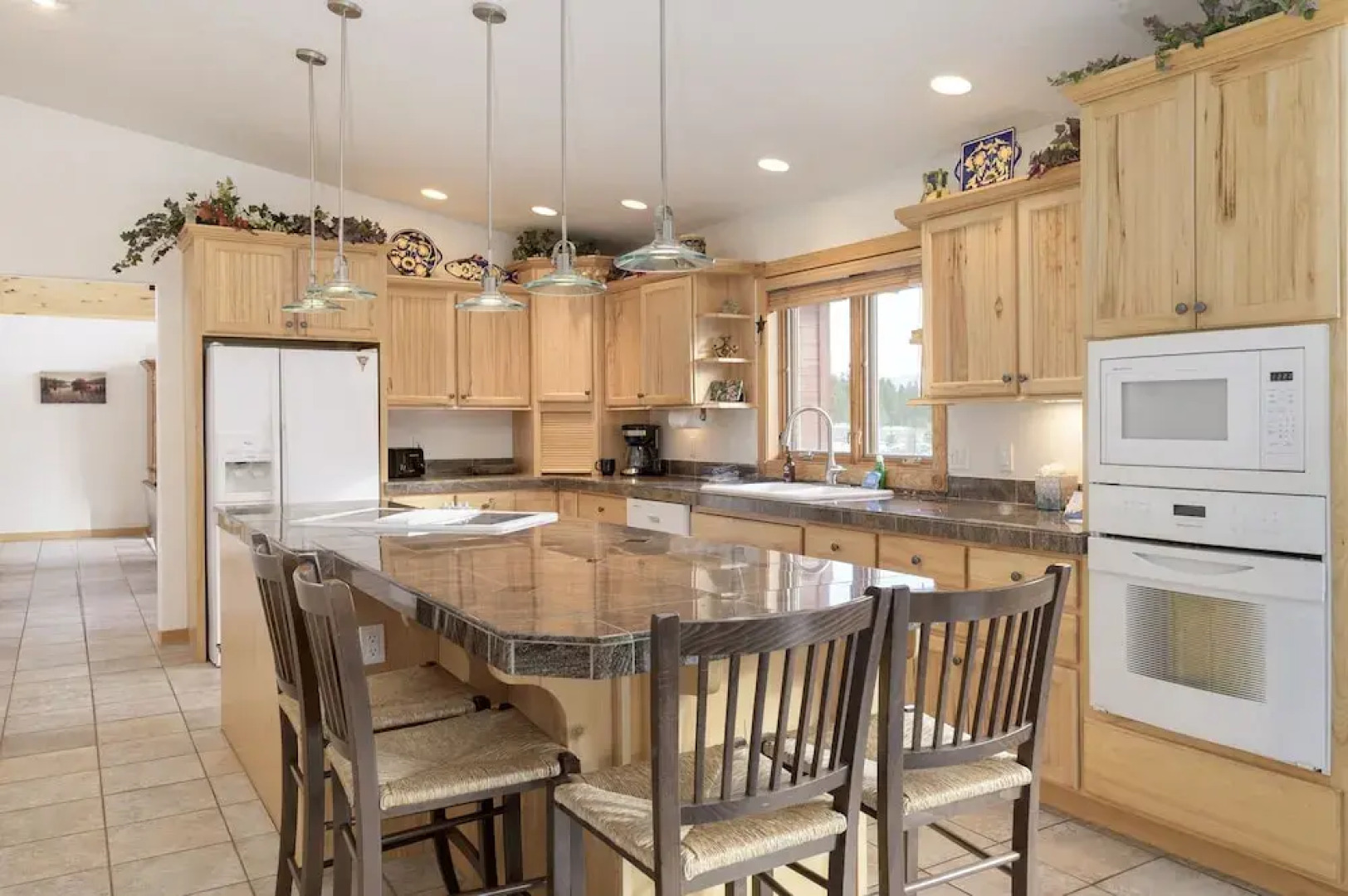 Mountain Peak 4 Bedroom Home by RedAwning