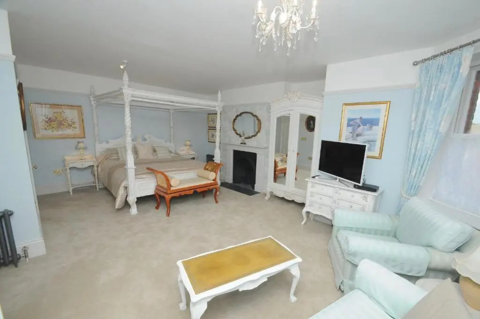 Substantial 6 Bed House in Christchurch Dorset