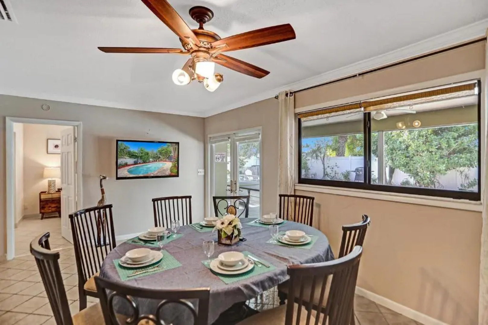 NEW Adorable Villa 7 min to Beach Trampoline