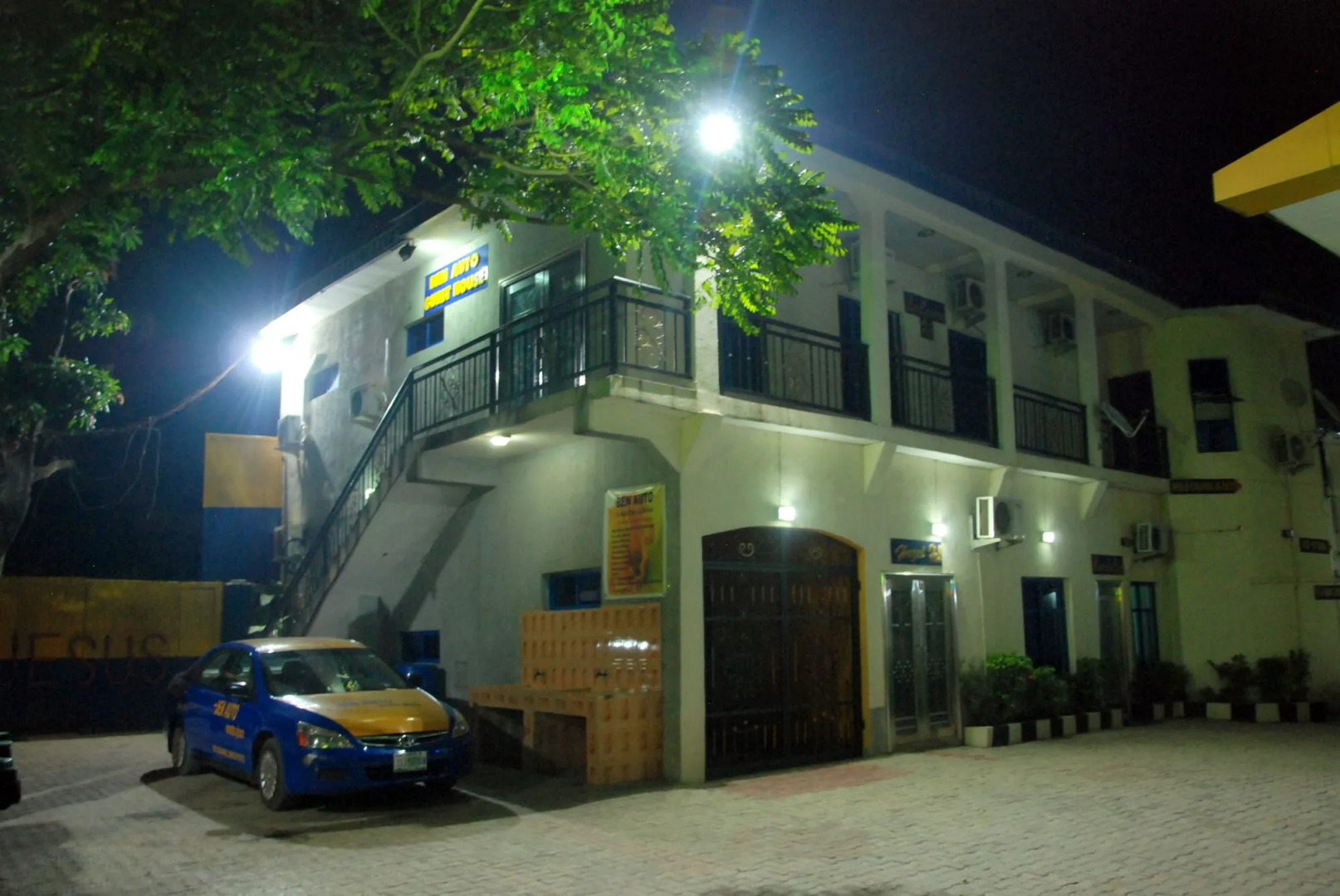 BEN AUTO guest house