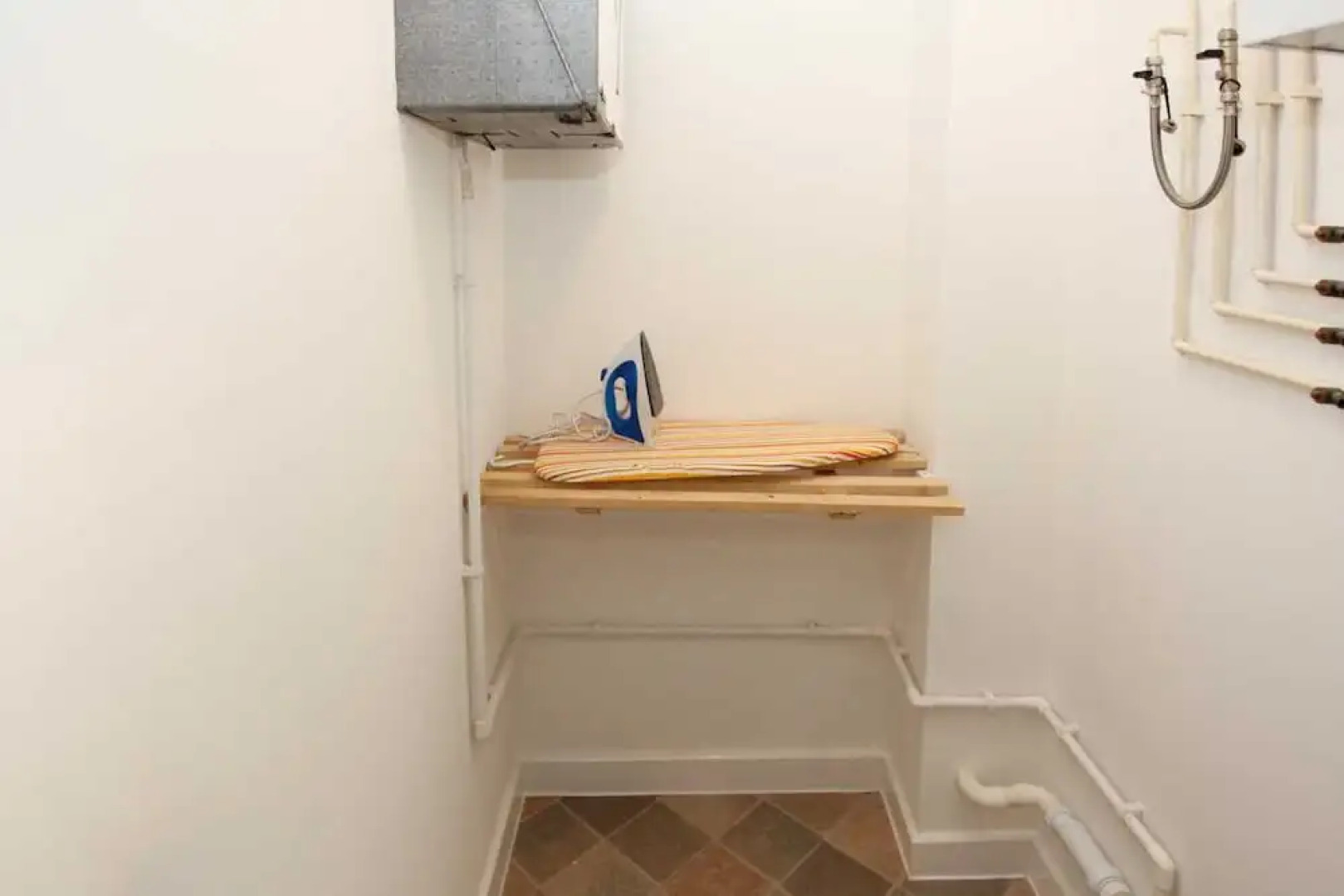 Parkes Court Apartments