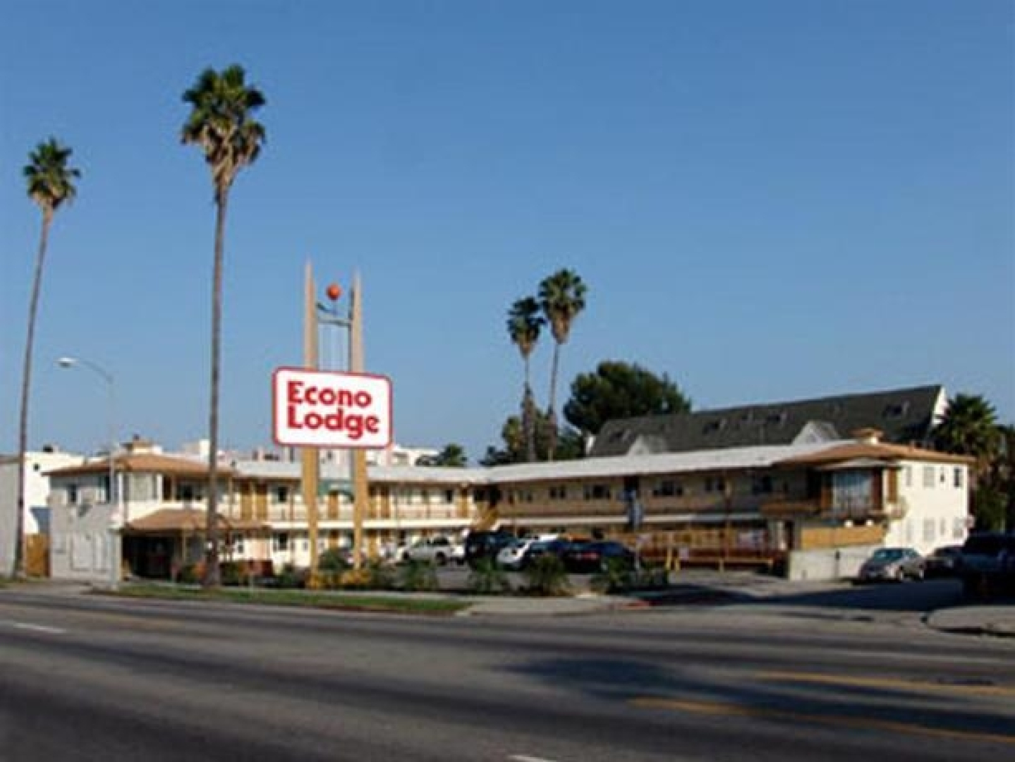 Econo Lodge Inn & Suites West Hollywood