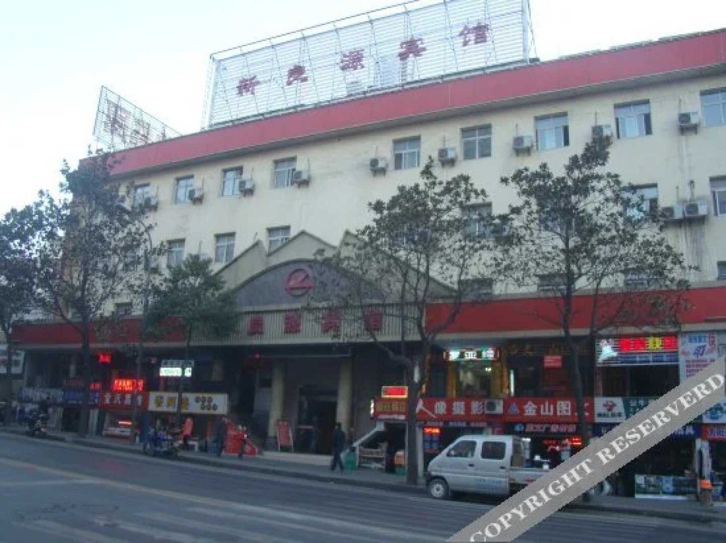 Shiyan Xinliangyuan Hotel