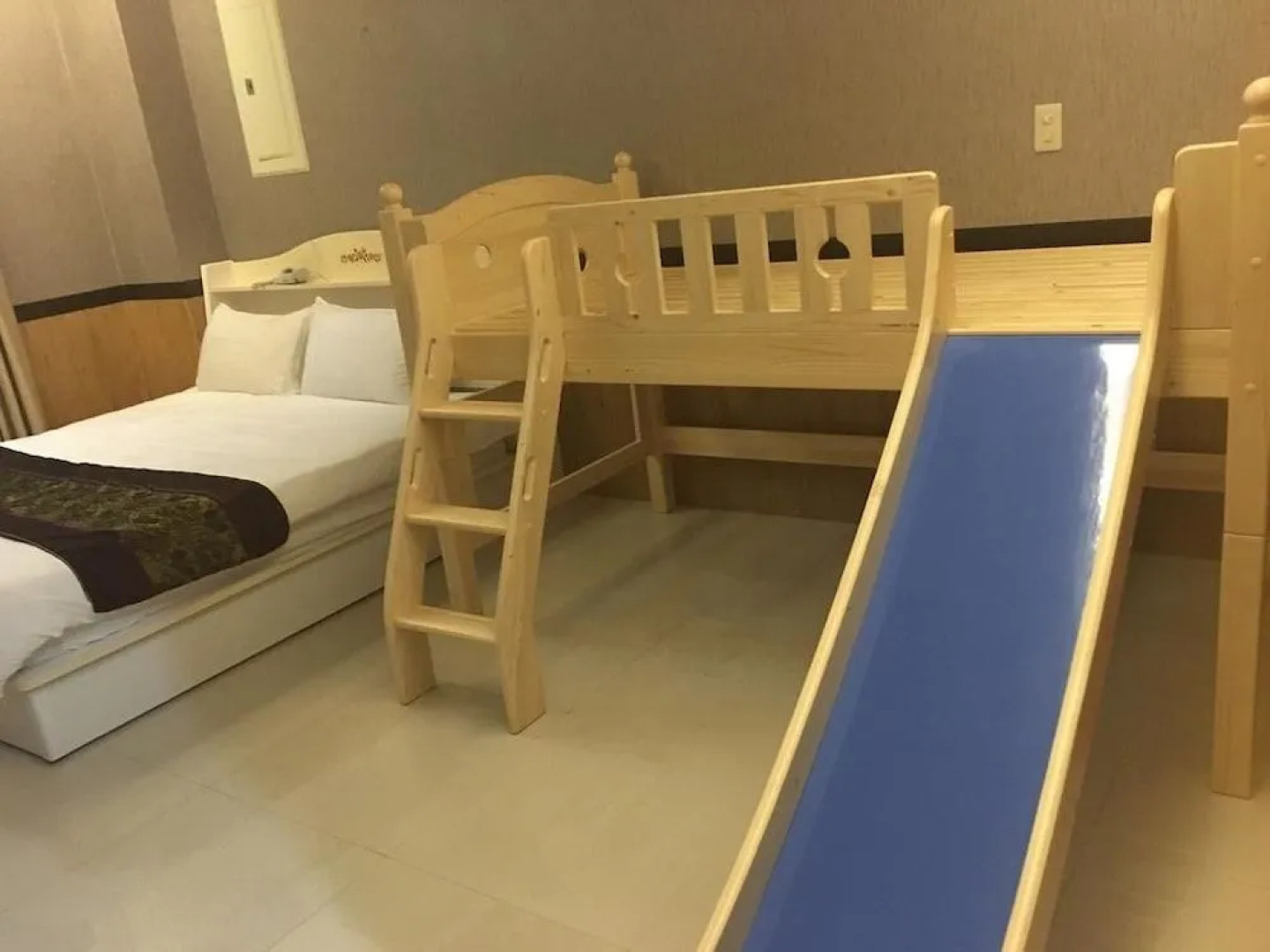 Hot Spring Holiday Inn