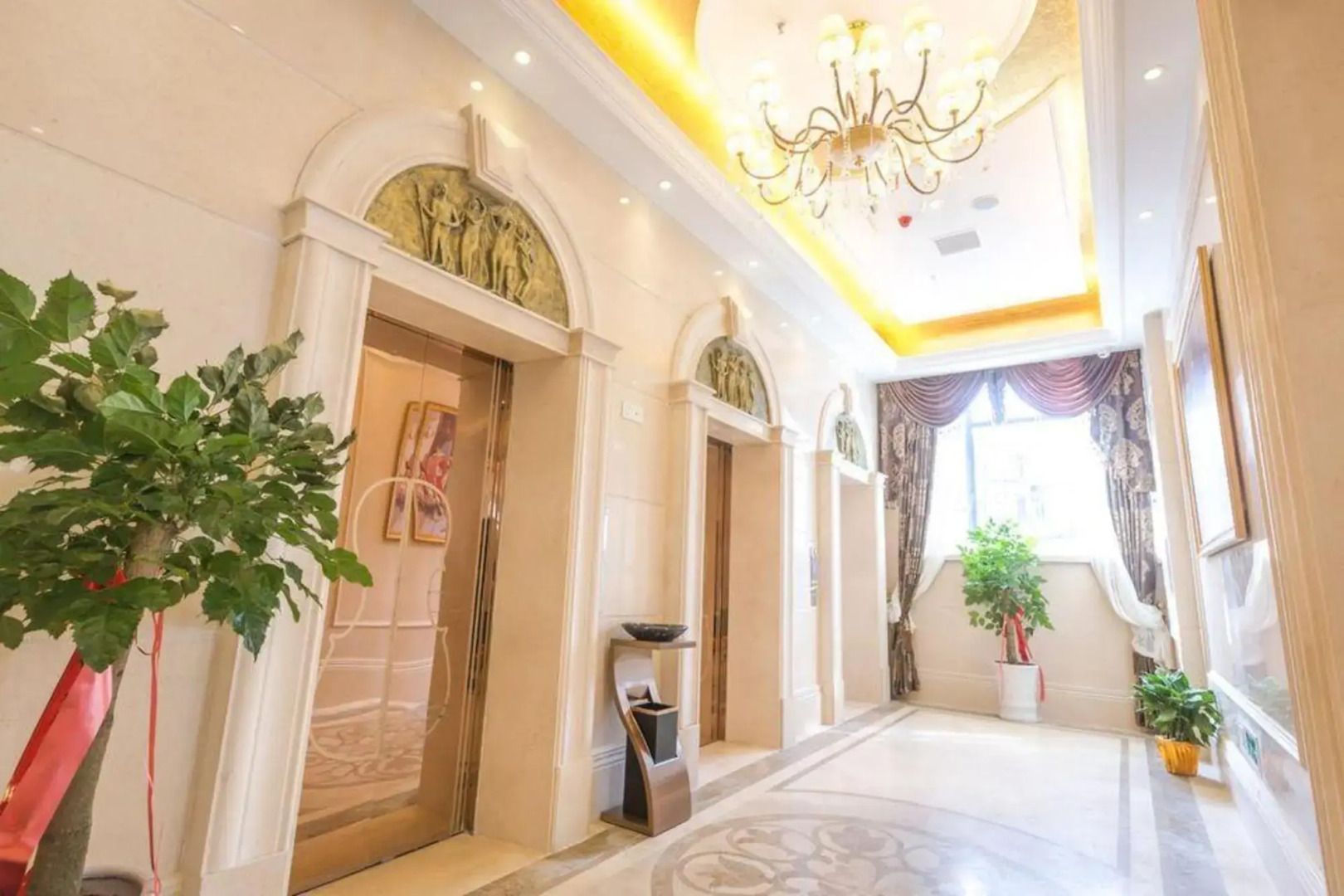 Vienna Hotel (Xiantao Huanggong)