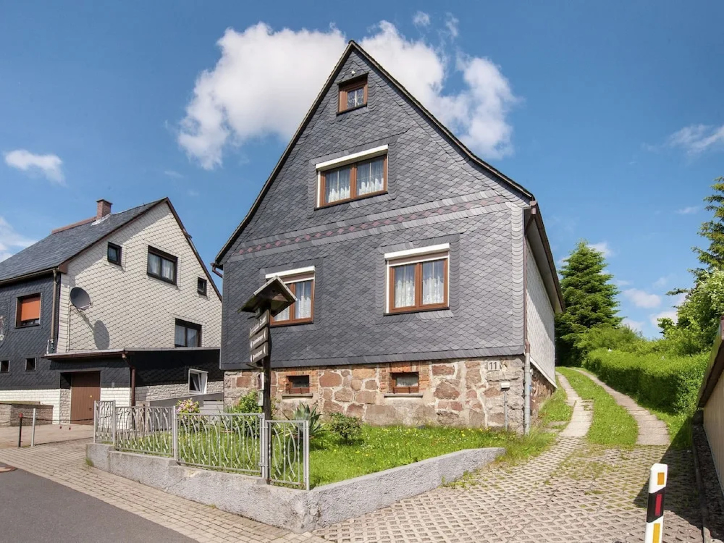 Pretty Holiday Home in Neustadt am Rennsteig Near Ski Area