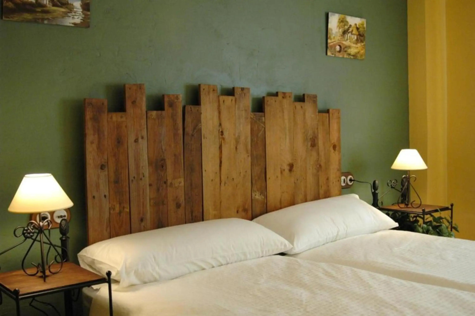4 bedrooms house with shared pool enclosed garden and wifi at Alcaracejos