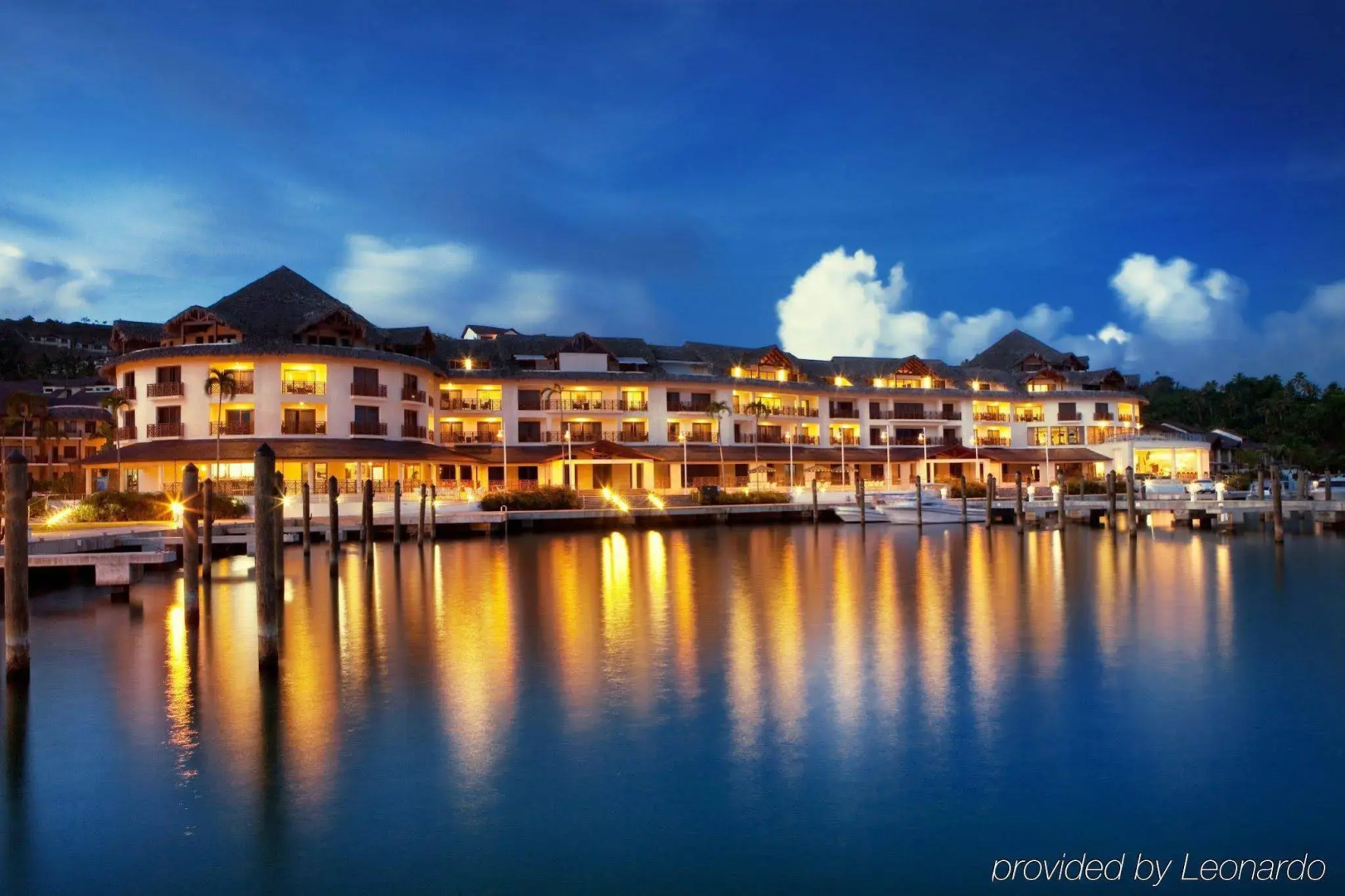 The Bannister Hotel & Yacht Club