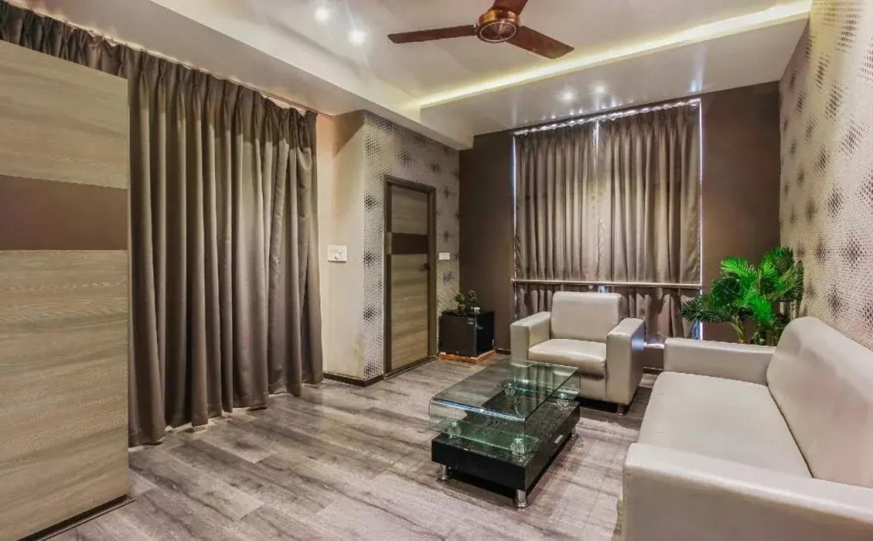 OYO 26991 Stanza Luxurios Stay