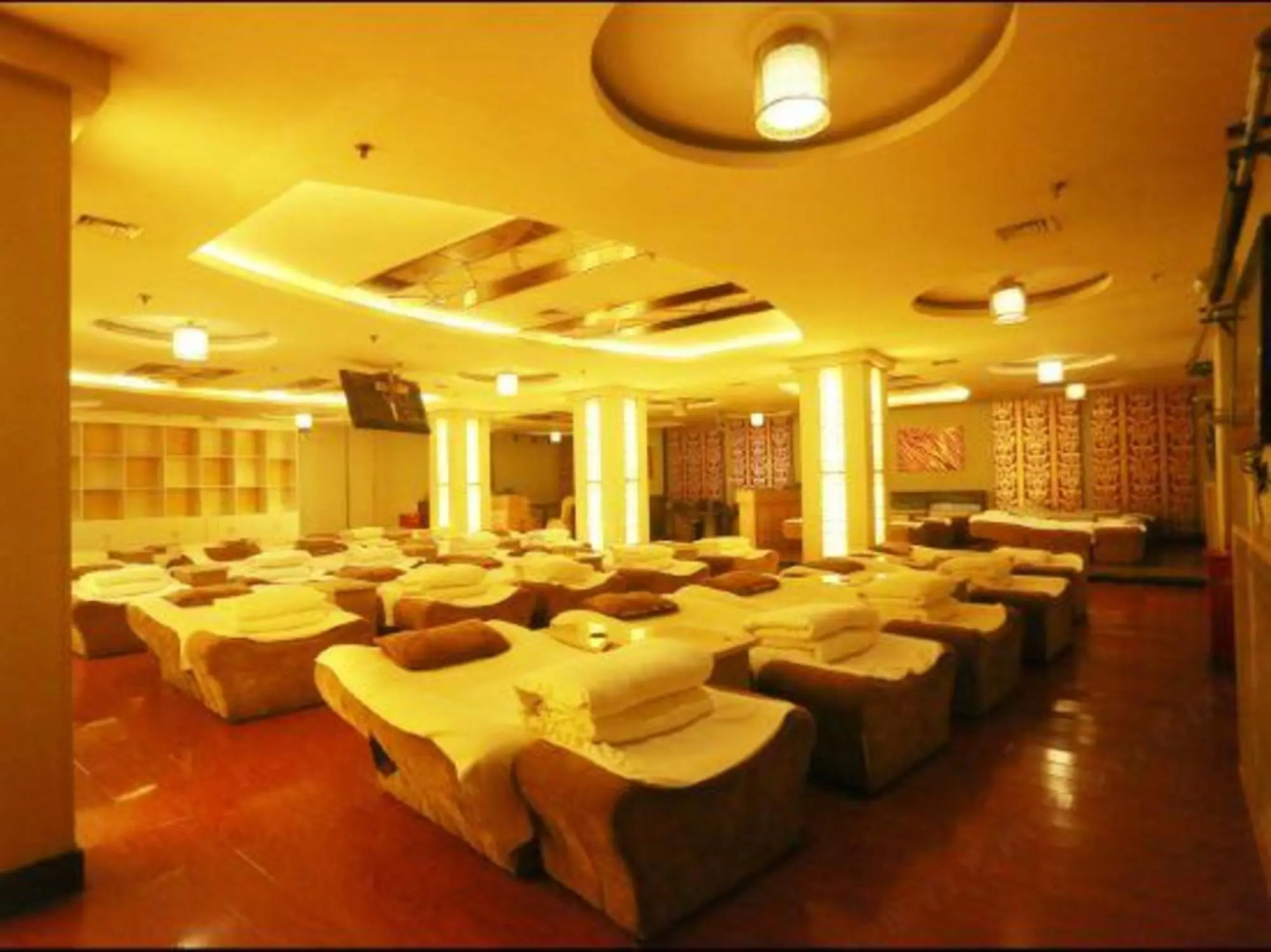 Grand Dragon Hotel
