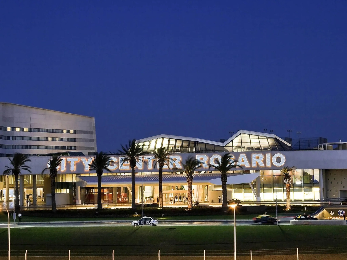 Pullman Rosario City Center Hotel