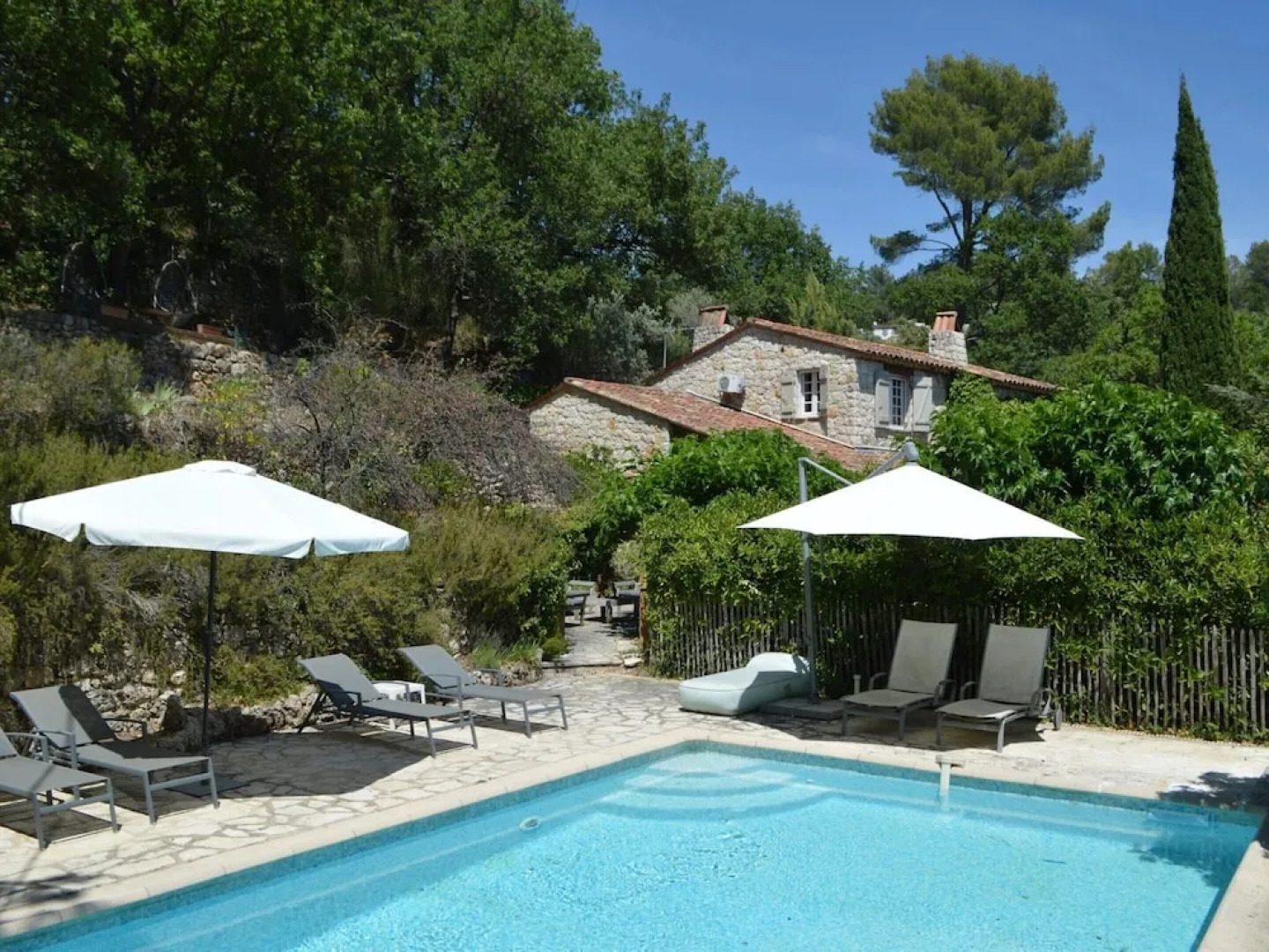 Beautiful Holiday Home With Garden